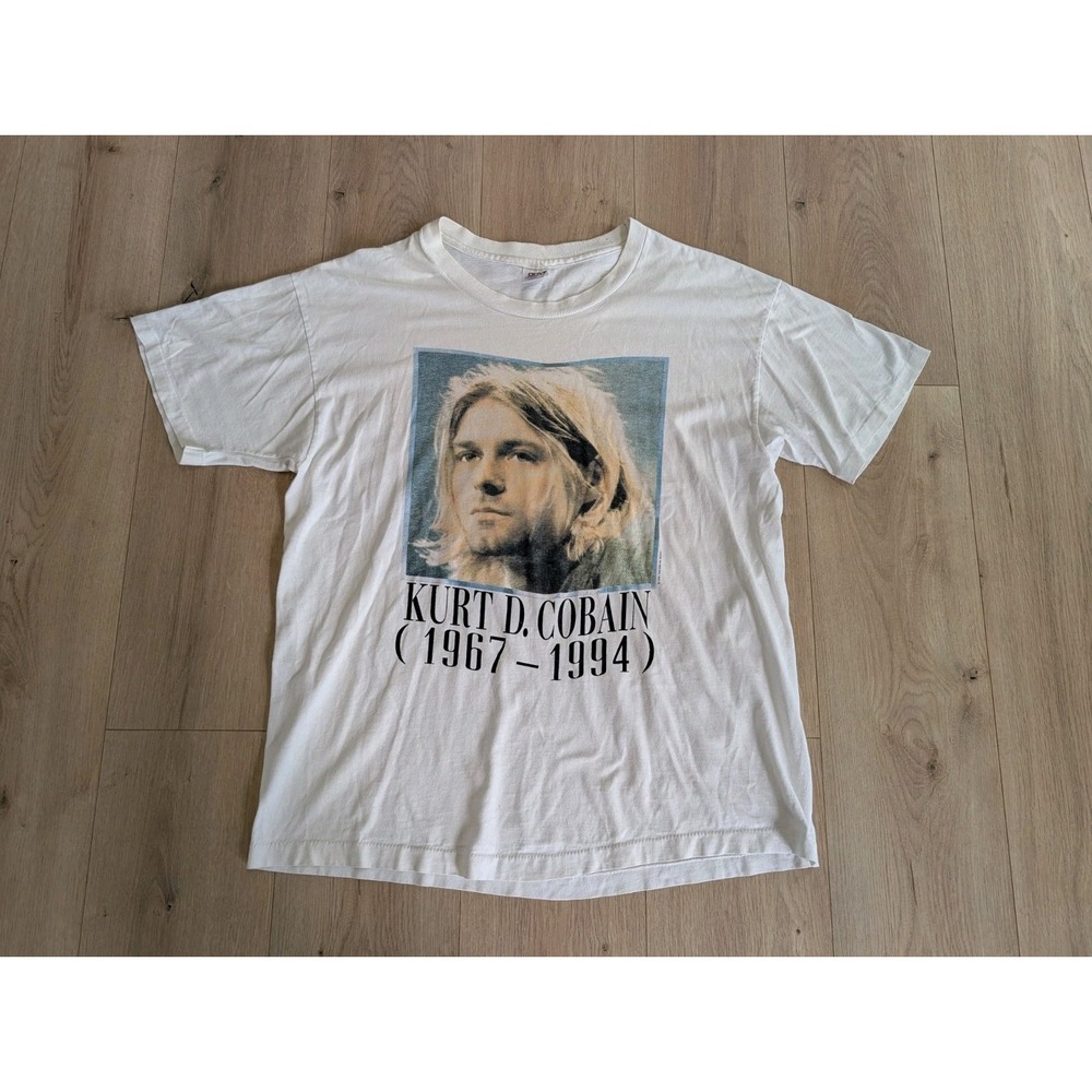 Vintage 1995 Kurt Cobain Memorial T Shirt XL Giant Tag Nirvana USA Made